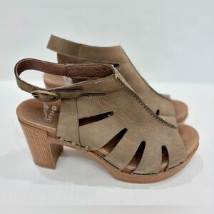 Dansko Tan Brown Open-toed Leather Heeled Sandals